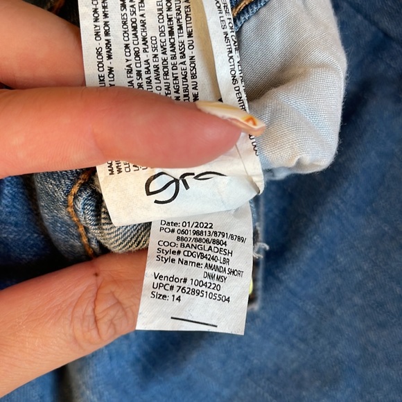 Gloria Vanderbilt Amanda Shorts - Picture 11 of 11